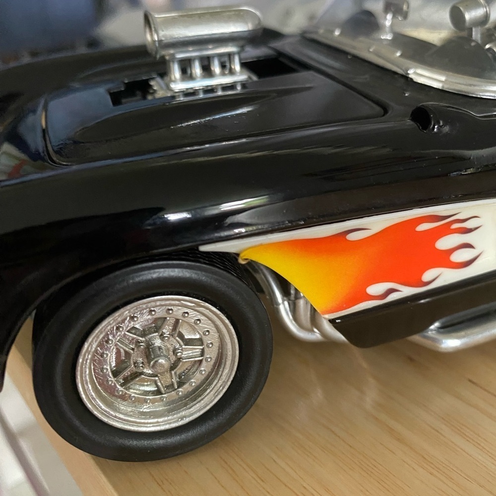 SOLD Road Legends 1957 Chevrolet Corvette Gasser 1:18 Diecast Car Black Hot Rod - Picture 14 of 14